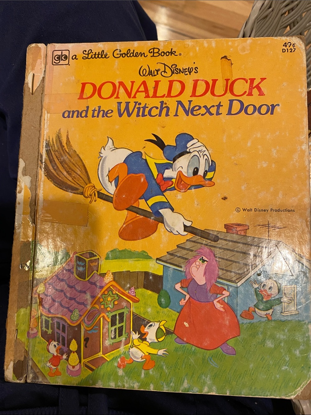 Disney book Donald Duck and the Witch Next Door